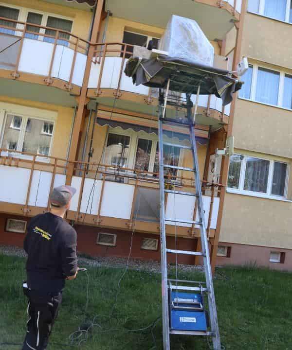 Mitarbeiterumzug mit Möbellift in Frankfurt Oder